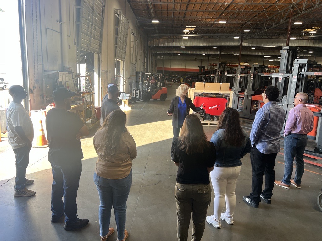 New Hire Orientation! Yesterday, we welcomed 9 new team members! Our team is growing, and we are always looking to bring on talented, goal-driven individuals! Interested in joining us? Check out our openings at hubs.li/Q01_gbbh0

#tmhnc #tmhnclife #toyotamaterialhandling