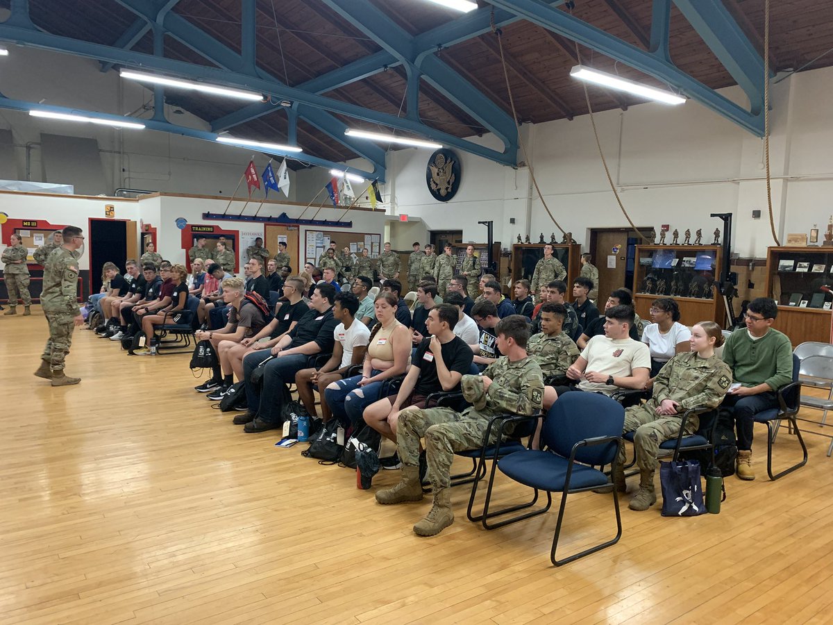 KU_ArmyROTC's tweet photo. Successful Day 1 of New Cadet Orientation: 48 new Cadets, 16 scholarships awarded, and non-stop briefs! π Join us and #BeAJayhawk in Army ROTC β it's not too late! πͺπ #JayhawkStrong #ROTCOrientation
Start here:
https://t.co/1w5Pkbl6m7 https://t.co/NRoO3Sy927