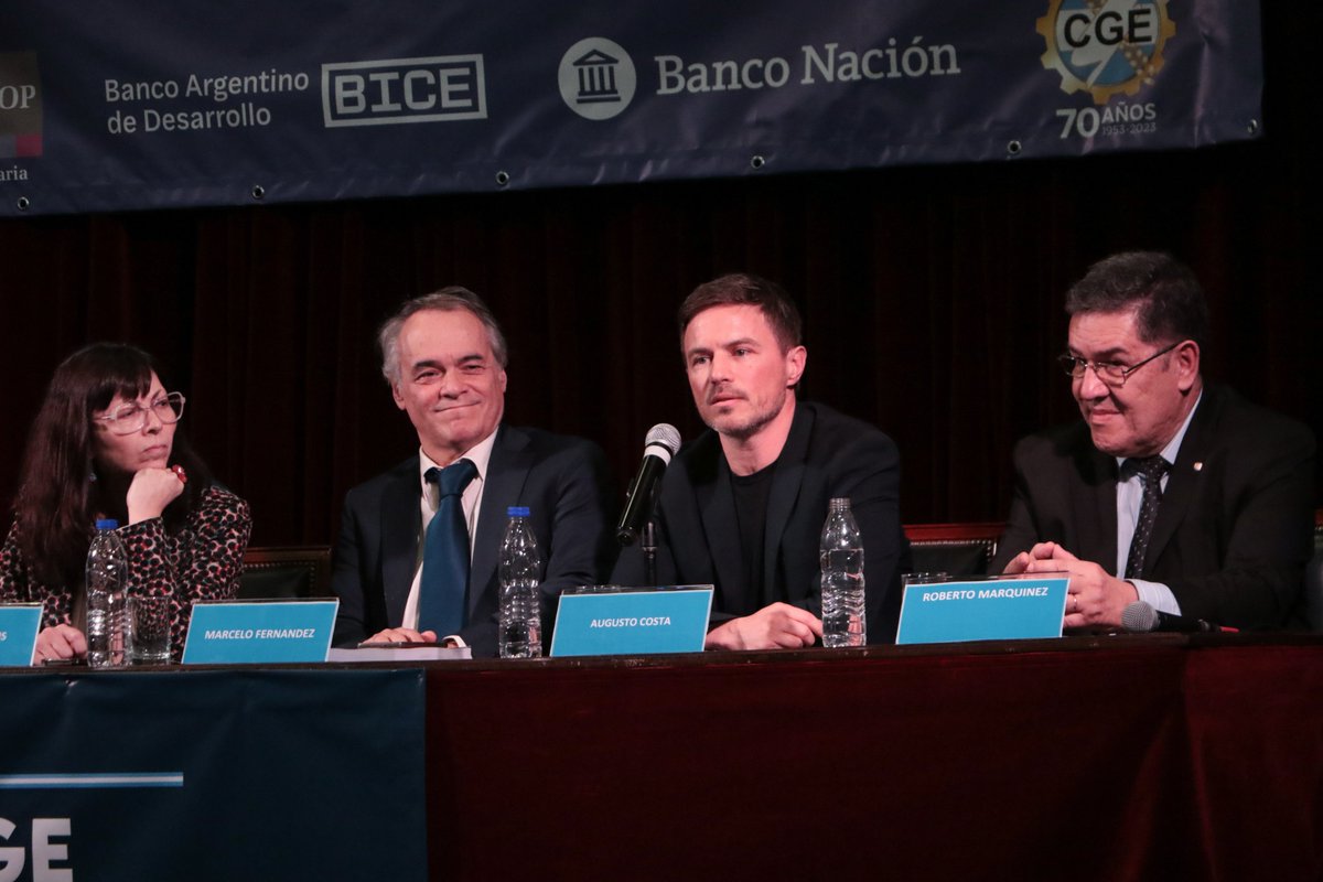 El Estado tiene la responsabilidad de generar contextos de desarrollo para que el sector privado invierta y crezca.

Celebramos el Día de la Empresaria y el Empresario Nacional con <a href="/RossiAgustinOk/">Agustín Rossi</a>, <a href="/dmvasco/">Vasco de Mendiguren</a>, <a href="/kellyolmos/">Kelly Olmos</a>, <a href="/sbatakis/">Silvina Batakis</a>, <a href="/MarceloCGERA/">Marcelo O. Fernandez</a>, <a href="/MauroGonzalezAr/">Mauro González</a>, <a href="/CgeRoberto/">Roberto Marquinez Presidente de la CGE</a> y