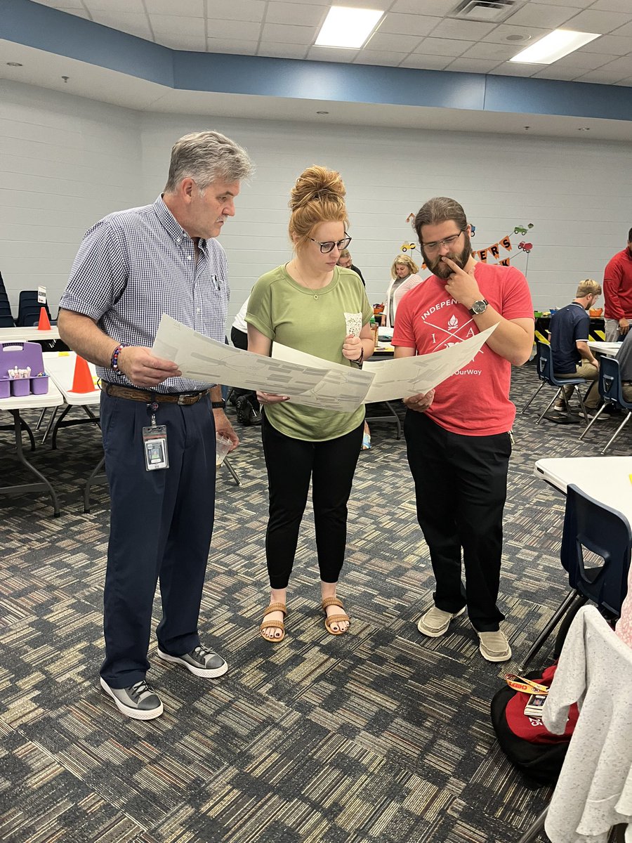 ISDSocStudies's tweet photo. We had a great day at cross district!! ISD Social Studies has a great crew and we’re ready for an awesome year. https://t.co/DJkWyFEUbY