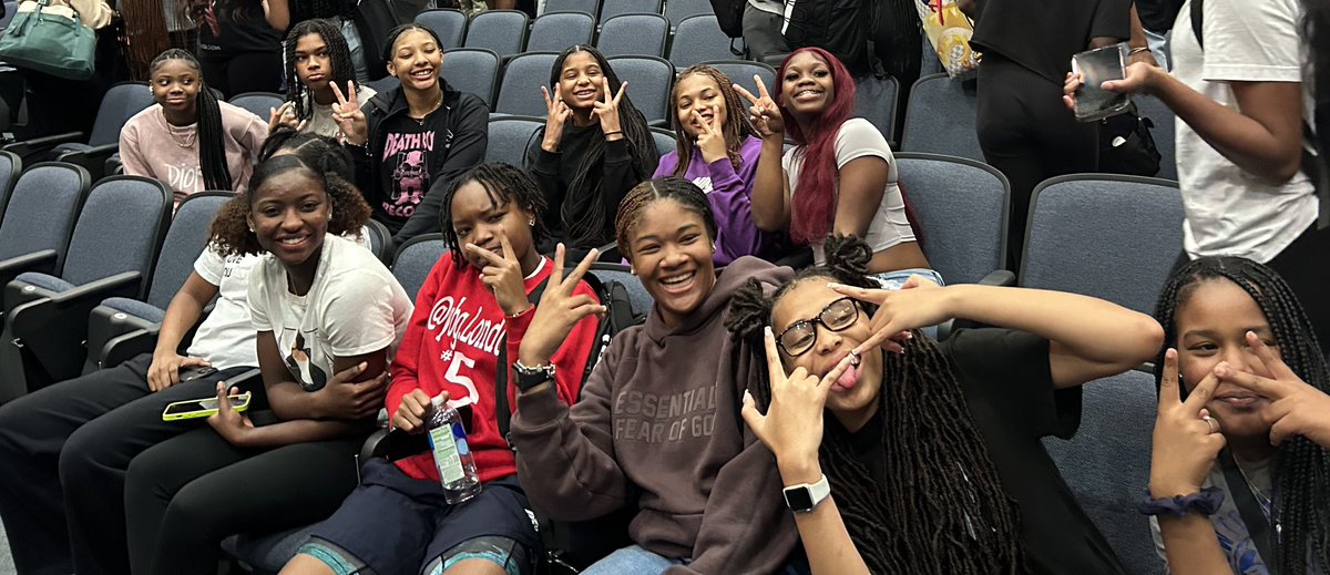 NewtonLadyRams's tweet photo. ✌️ https://t.co/jaeGsGFDju