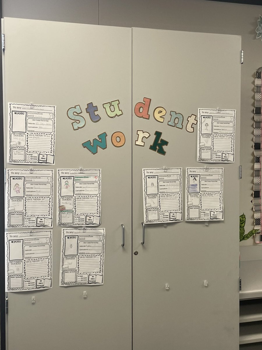 1EThompson's tweet image. Student work is displayed, Anchor charts up, vocabulary words are posted and students are engaged in learning.  m❤️☮️🤩💡#ReadyforSuccess #LetYourLIGHTShine @AldineISD @SammonsES_AISD