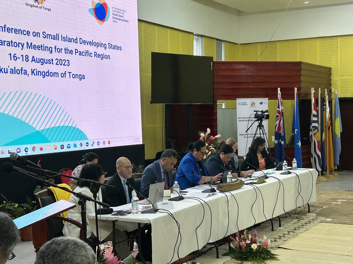 roytrivedy's tweet photo. @HowardUNPNG Superb presentation from HE Fred Sarufa, Papua New Guinea 🇵🇬 on Financing for Development at the #PacificSIDS prep mtg for #SIDS24. Emphasising range of measures GoPNG is supporting 2 inc domestic financing, improve #PFM & #governance, advocate 4 #MDVI & climate fin https://t.co/dGVnwLvXVg