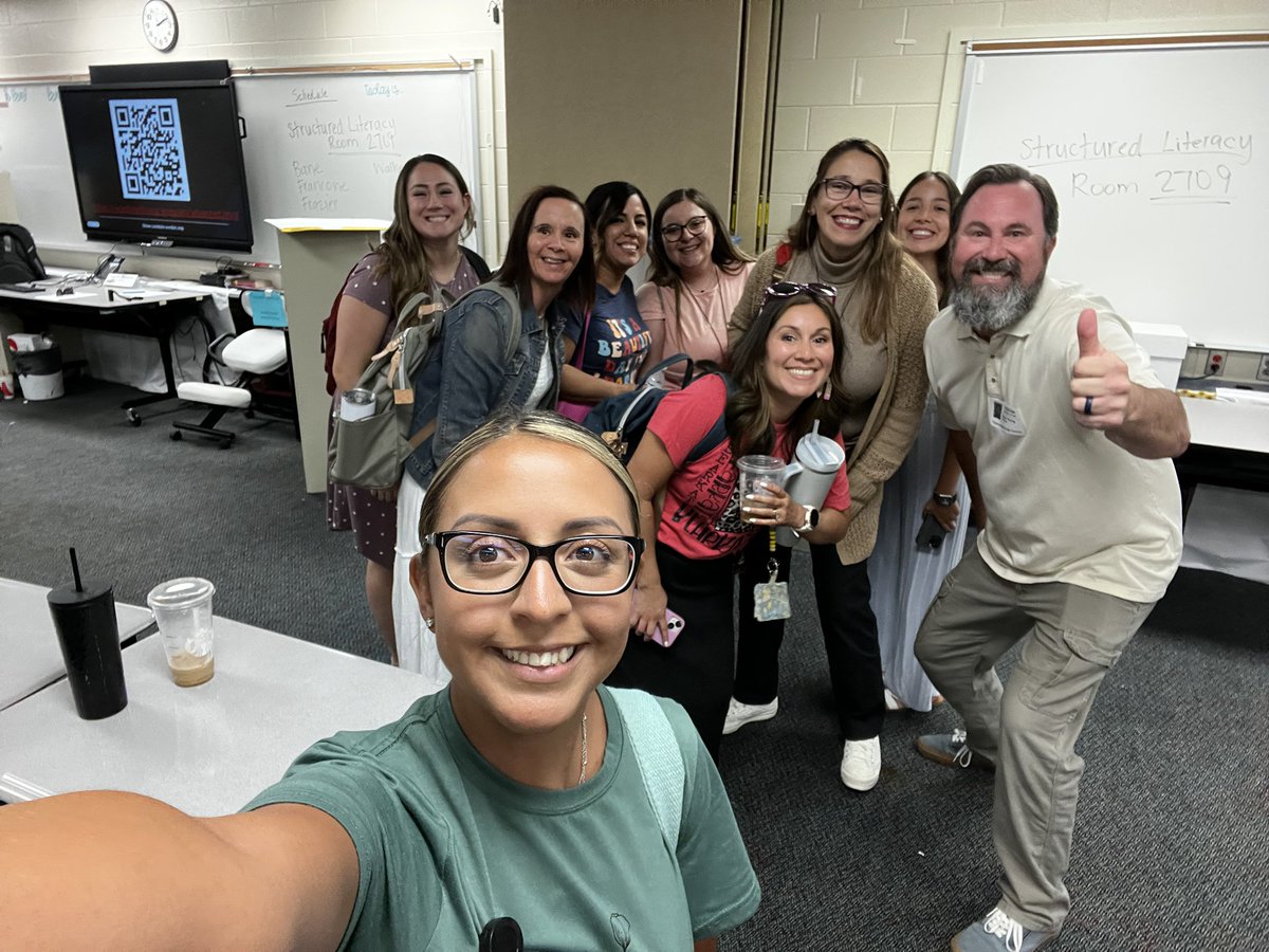hellomstello's tweet photo. Having a great week learning and bonding with my amazing First Grade  team!! ❤️ @CFISDPK1 @CyFairISD @BlackBearkats #BearkatBEST https://t.co/mfJEdvDhZb