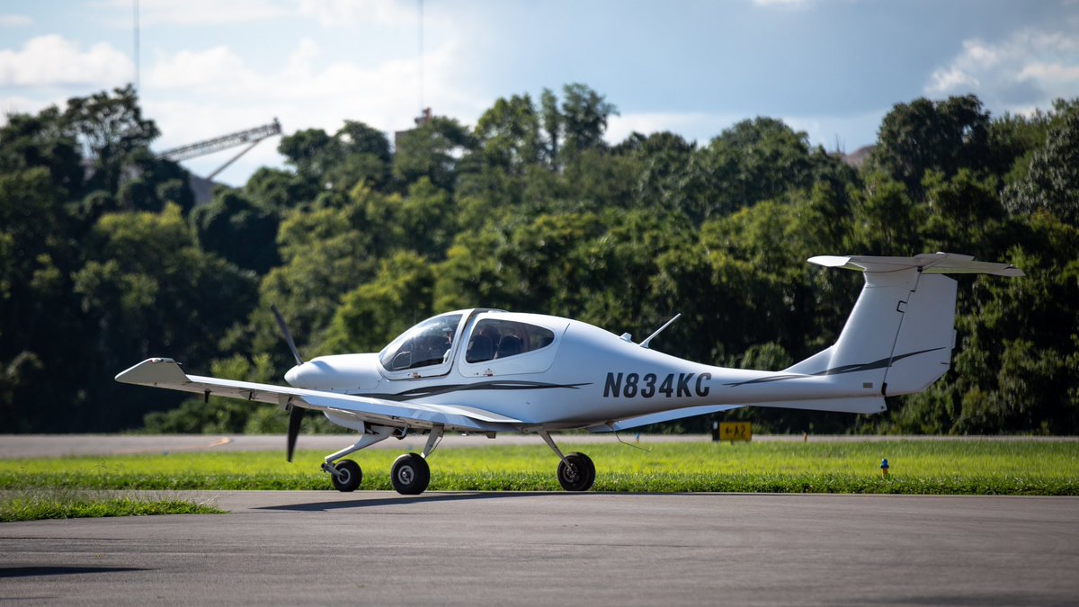 NismoHuncho's tweet image. Chilled at the downtown Airport today and did some plane spotting 

#diamondaircraft #da40 #aviation #aviationgeek #planespotting