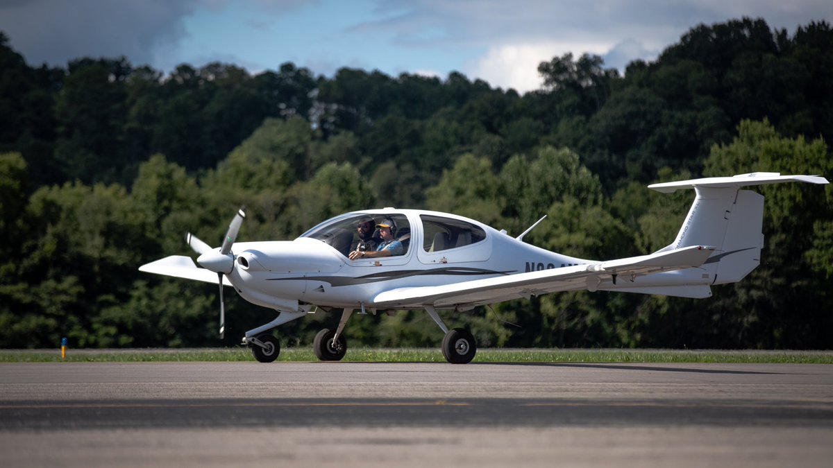 NismoHuncho's tweet image. Chilled at the downtown Airport today and did some plane spotting 

#diamondaircraft #da40 #aviation #aviationgeek #planespotting