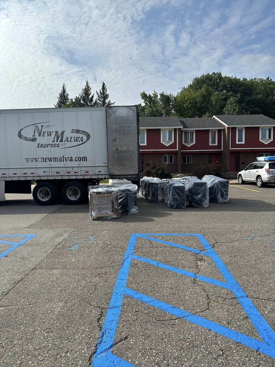 FitnessAnyaMind's tweet photo. @LSSUCampusLife A huge thank you to @uloft and H&amp;H Delivery for finishing a 6hr job is less than 4. All new soft seating furniture in the Townhouses is done, the tables arrive Friday. Neveu, Student Village, &amp; the Row Houses start at 9am tomorrow!
It's a great day to be a Laker! https://t.co/meU0T0Ol5H