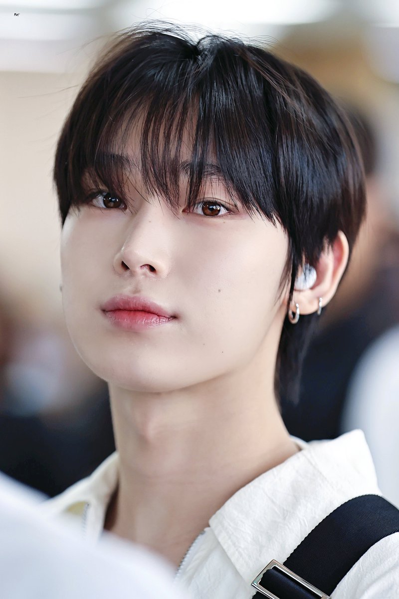 safe skies, sunoo! 🤍