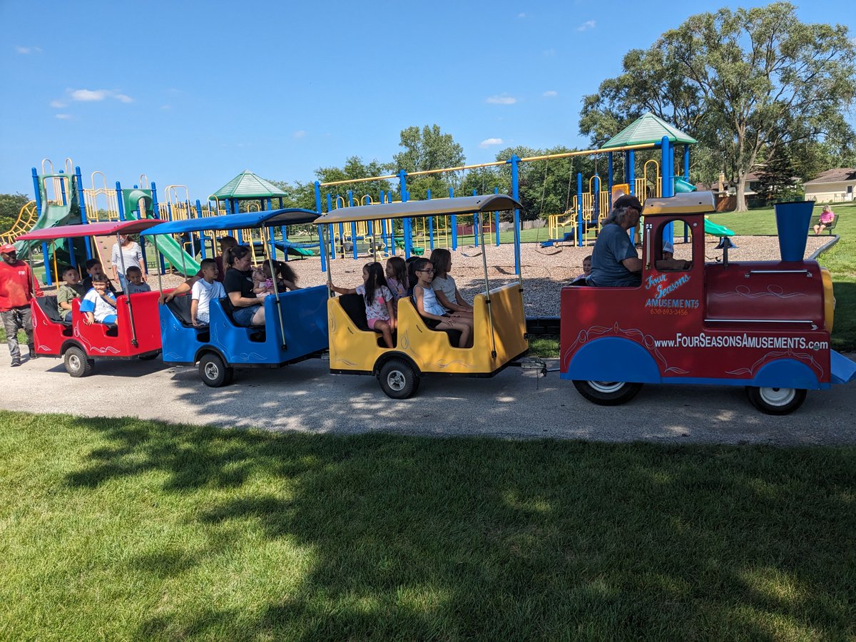 LakeParkASD4's tweet photo. Thank you, Lake Park PTA for putting on such a fantastic Back to School Bash!  We were so happy to see so many families!  #ASD4ALL #LakeParkPanthers https://t.co/3NfEjRfRgO