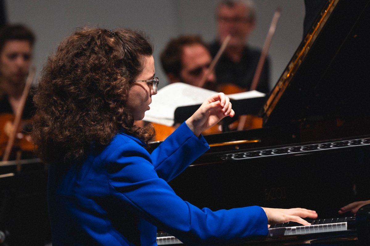 Pour raisons de santé, Maria João Pires est dans l’impossibilité de maintenir son concert ce jeudi 17/08. René Martin remercie Marie-Ange Nguci d’avoir accepté de la remplacer au pied levé.
Notre service billetterie reste à votre écoute au 04 42 50 51 15.
festival-piano.com/fpr_spectacle/…