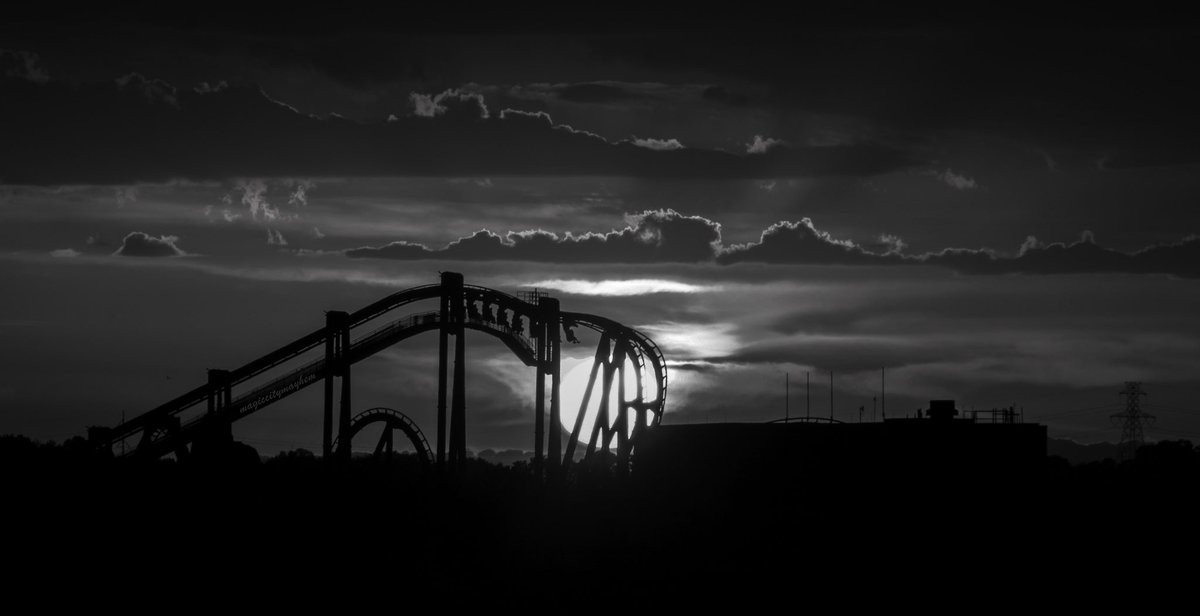 magiccitymayhem's tweet image. one more obligatory #nationalrollercoasterday photo 
-@UniversalORL-