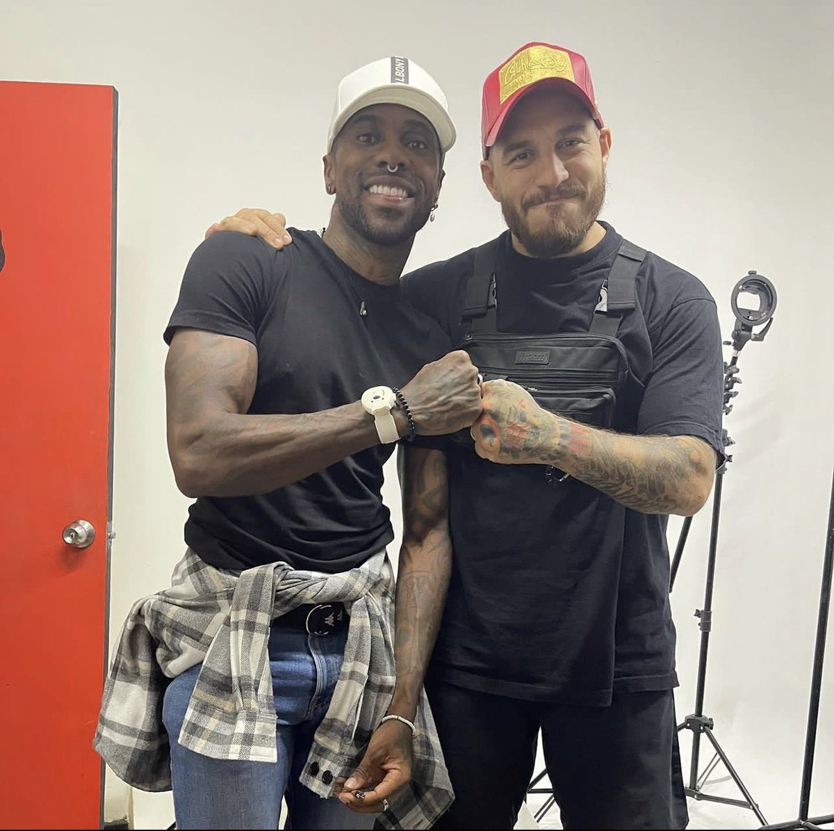 MisioFLow's tweet image. No se quien será que dijo eso !
Pero estos jamás estarían con la izquierda!!!