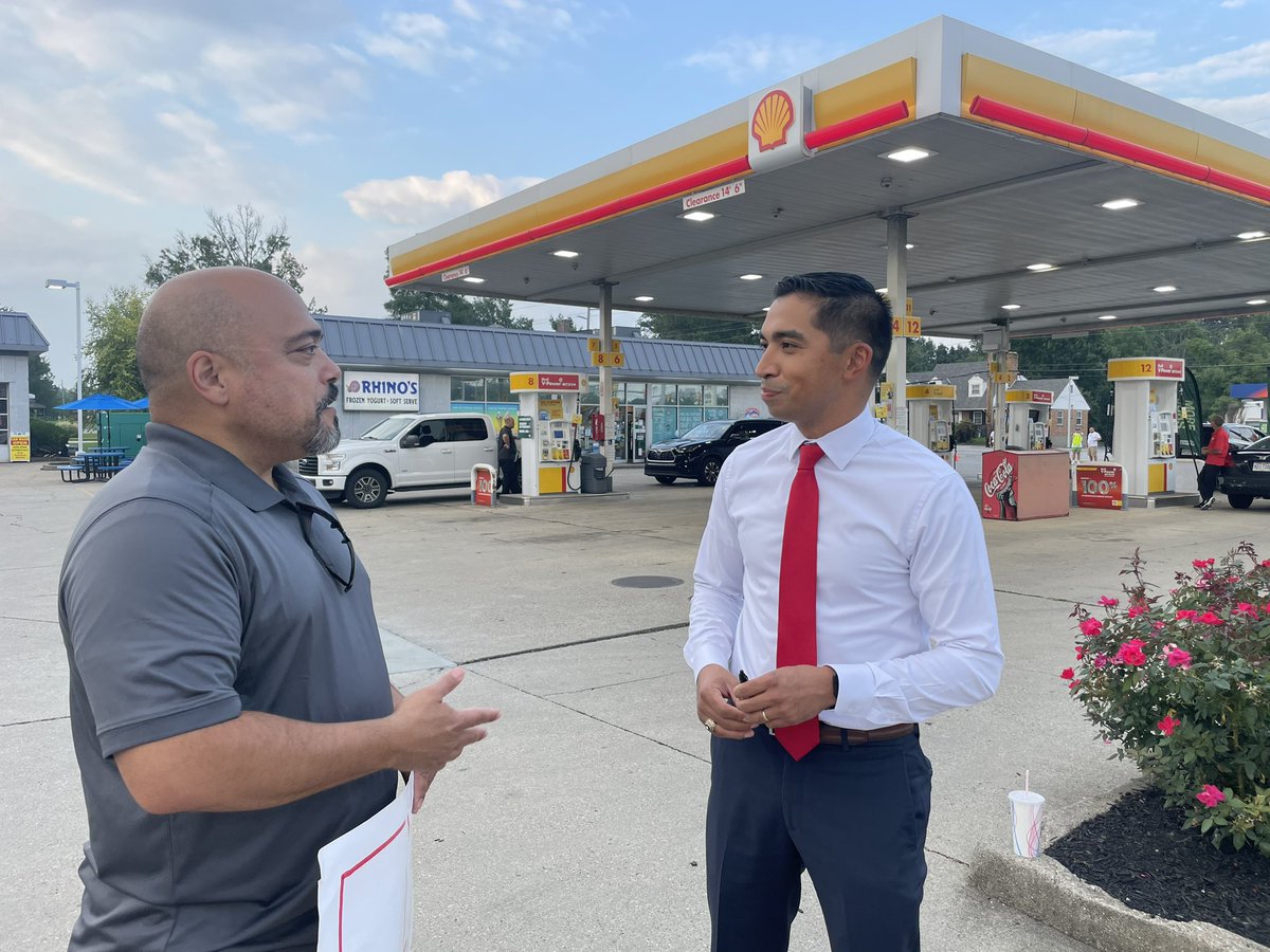 Thanks @OrlandoSonza for stopping by our #ProsperityIsPossible stop in Blue Ash! <a href="/AfpOhio/">AFPOhio</a> <a href="/AFPhq/">Americans for Prosperity</a>