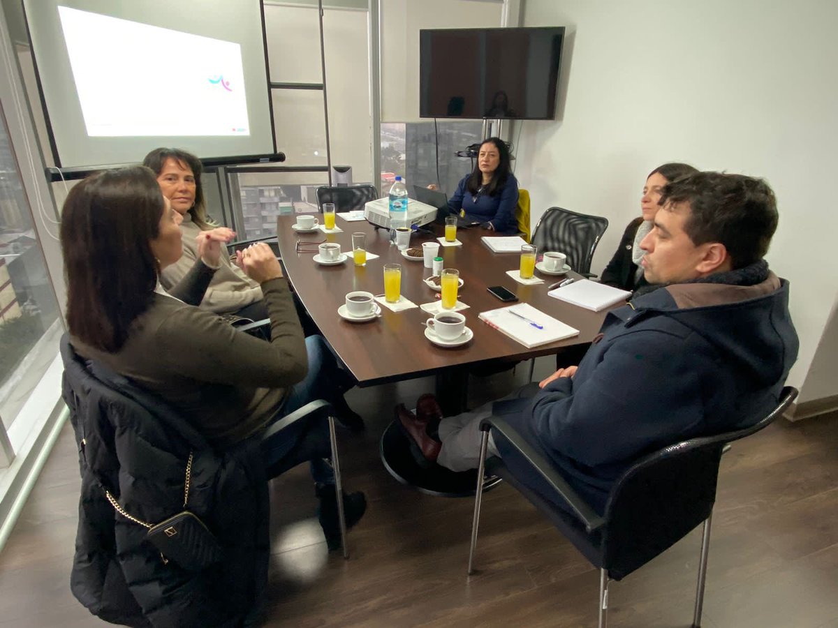 asjipe's tweet photo. POR NUESTROS NIÑOS

Hoy nuestra directiva asistieron a una reunión junto al Director Regional de la Superintendencia de Educación Bio Bio Sr.  Carlos Martínez Méndez
Importante reunión que permite trabajar en  una educación de calidad y pertinente a nuestros niños de la región. https://t.co/Eh7Klti7dE