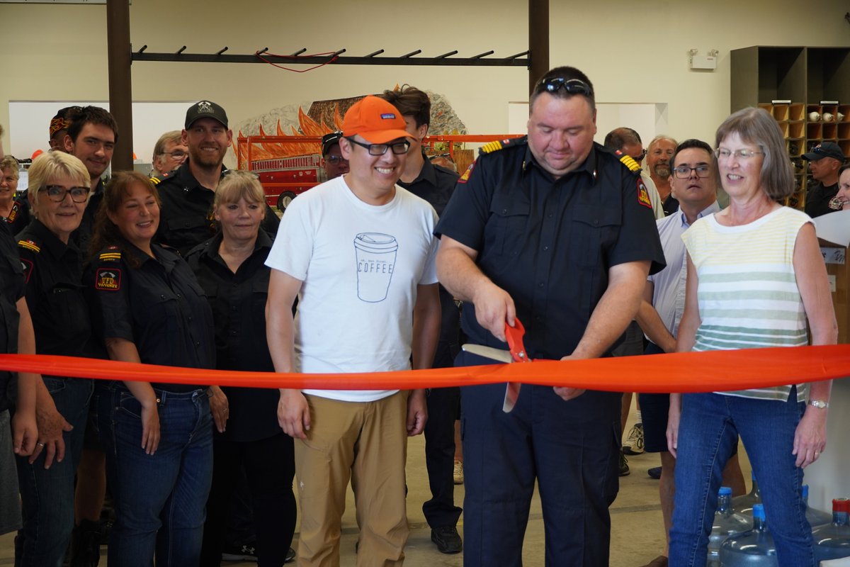 TNRD's tweet photo. #BlackpoolBC Fire Rescue and the #VavenbyBC Fire Department are now better equipped to respond to fires in the wildland urban interface, thanks to recent expansions to each of their fire halls and the ability to store critical fire apparatus.
Read more: https://t.co/VSV8bDAfT9 https://t.co/u9lvoDf9Vw