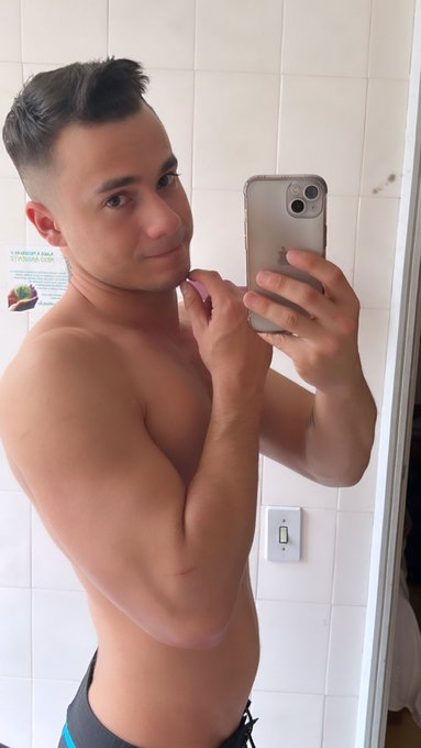 Come ou da pra esse boy ? 😈 https://t.co/VWixL8bicO