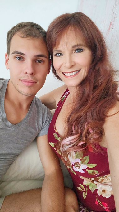 Watch The 1 & only Syren De Mer's leaked NSFW photo on TwXstars