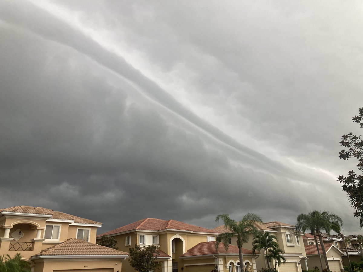 Shelf cloud in Punta Gorda, FL #getintotheoutthere