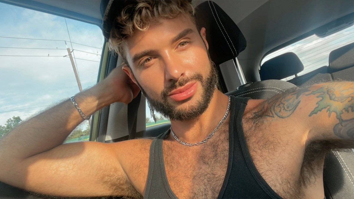 Mirroshima's tweet photo. Humpday or whatever https://t.co/iznoeZhjGj