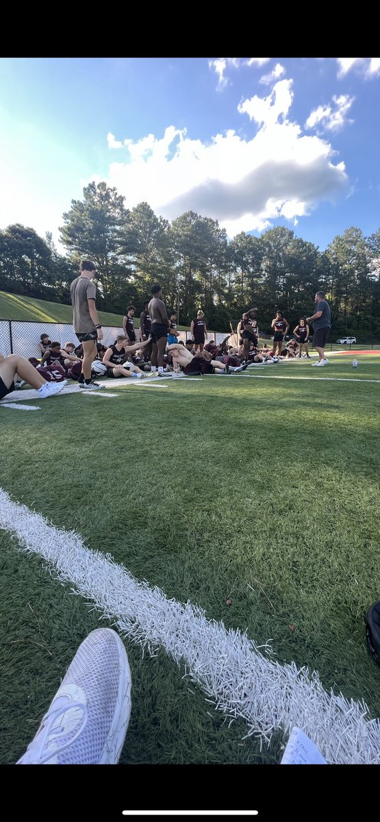 HeardBraves's tweet image. We are extremely blessed and thankful for people who pour into our athletes and community. Thank you Brother Mike Wall for bringing the word on choices and Mrs. Brandy Beverly for lining up the meal! #TheHCway #Team51