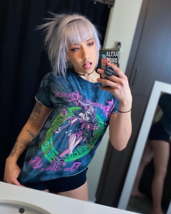 Internally repeats &ldquo;I do not want white hair again!&rdquo; https://t.co/PgEDXlQQQp