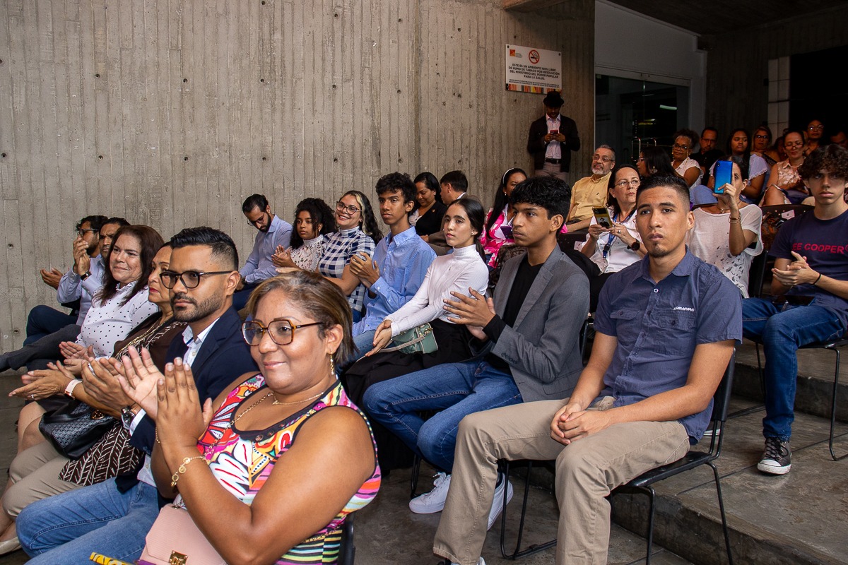 Saludo la Sesión Especial del <a href="/concejochacao/">Concejo Chacao</a> para anunciar los ganadores del Premio Municipal de Historia 2023 "Augusto Mijares".

Un grato encuentro desde el <a href="/CculturalChacao/">Centro Cultural Chacao</a> con el objetivo de destacar el trabajo de investigación y divulgación de la historia de nuestro país.