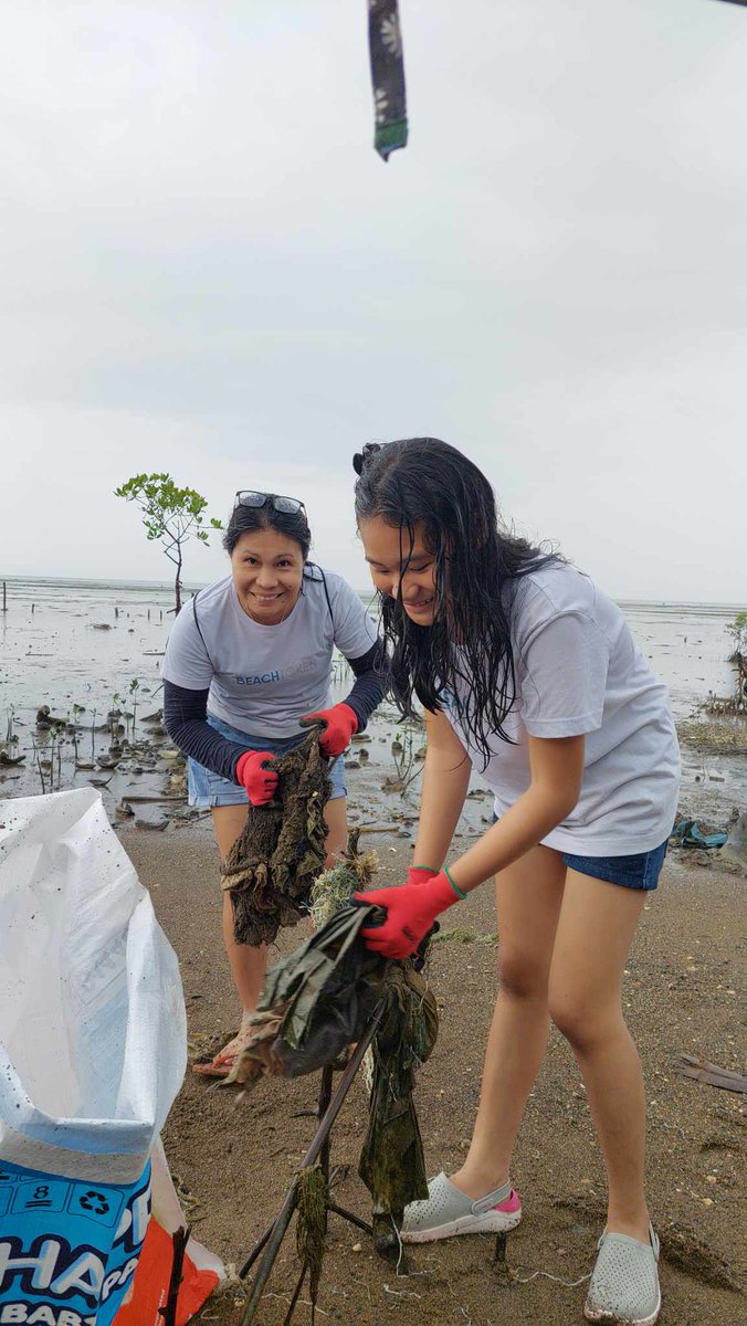 ElmaColiao's tweet photo. Mangrove clean up
Click our post here:
https://t.co/fGyXGjXFT9
Beach collective https://t.co/idxnHNcves