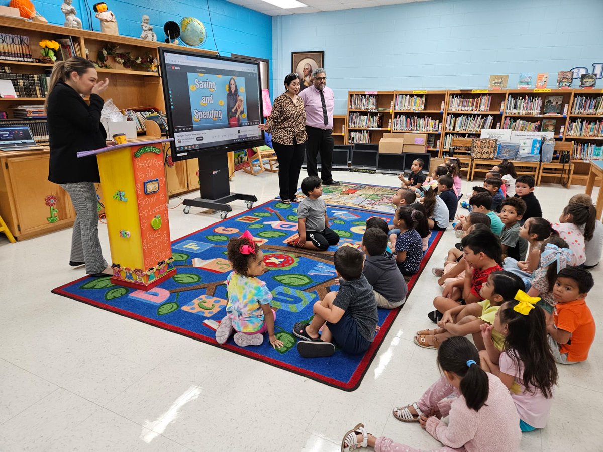PsjaCarman's tweet photo. Thank you Daniel Alvarez, Rebecca Farias and Karina Cantu from IBC Bank for such an amazing and informational presentation on financial literacy. Our Golden Bears enjoyed it and gained some  Financial Literacy knowledge.
💚🐻💛
#carmangoldenbears 
#SDGOALqualityeducation
PSJA ISD https://t.co/TsVrwL8z3l