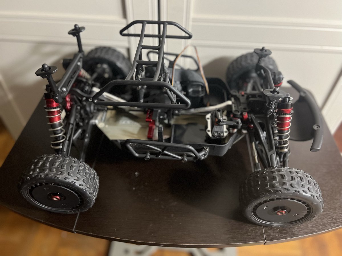 JRODBXNY's tweet photo. Current build. Typhon tlr chassis/ Mojave arms /senton diffs-shock towers-mount/ Typhon shocks with outcast coils/ kraton hubs Stubs and axels. Have nova and set of Hoons for street car. About to get some belted proline 2.8 and a truck body to go off road… #arrmarc custom build https://t.co/BcVqE4FY1V