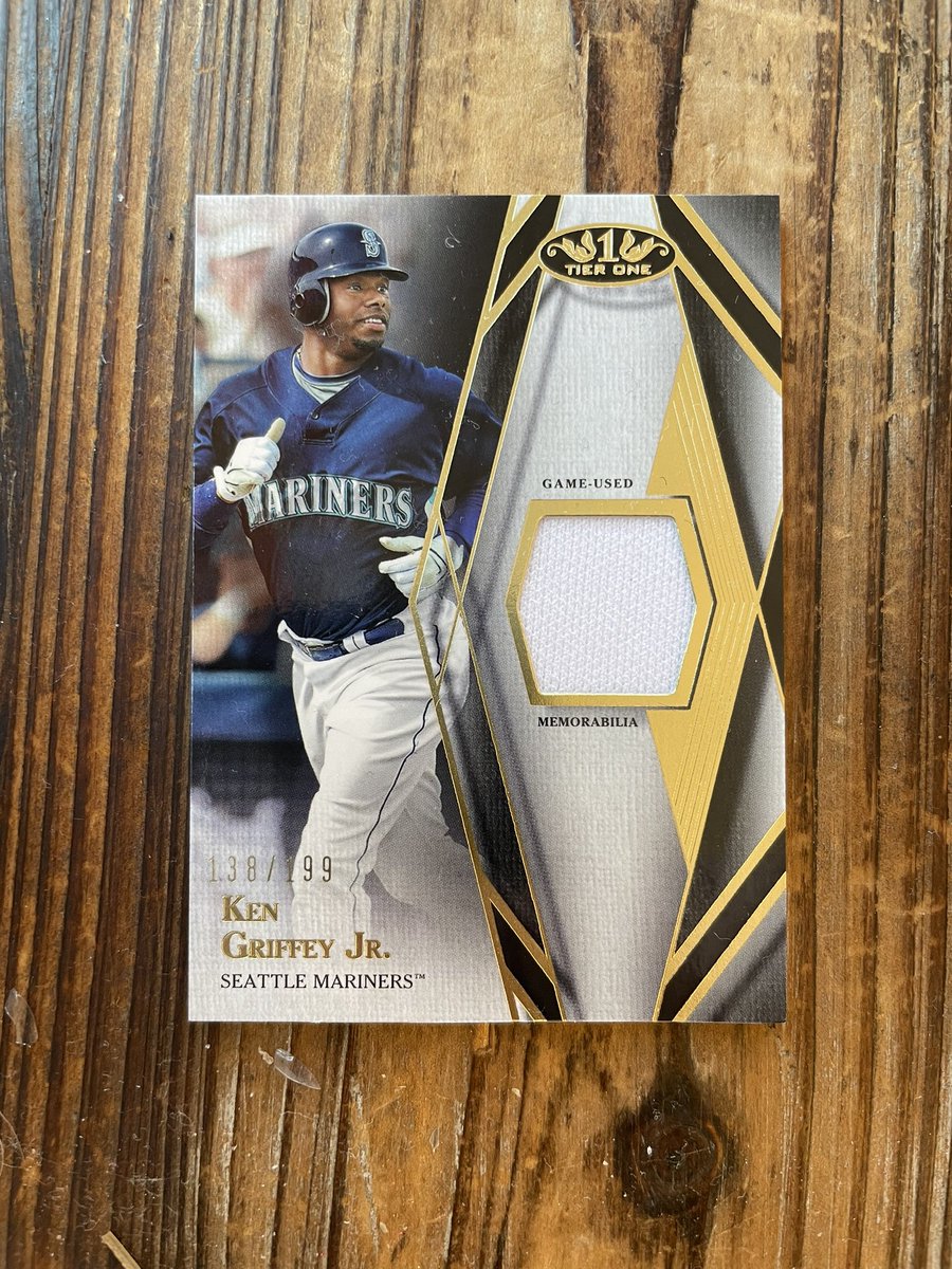 bigapplehobby's tweet image. 🚨🚨Let’s give this Griffey away! 
Simply like and follow. I’ll random it off on Saturday night! 🔥 🔥