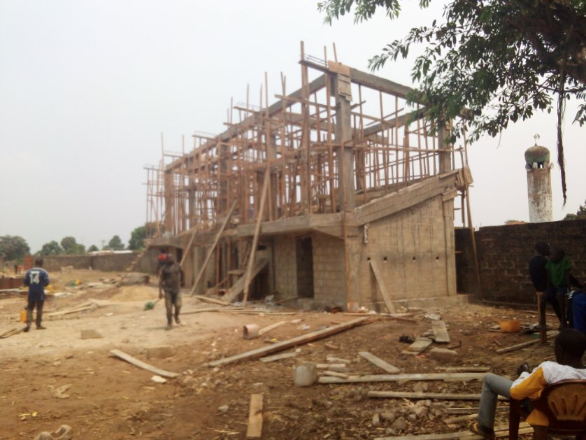 MukubaStep8008's tweet photo. l'état d'avancement des travaux du stade de Mushie (province du Mai-ndombe) construit avec les fonds propres de Me Freddy bonzeke  Mushie d'abord. https://t.co/IZi5hHwNCx