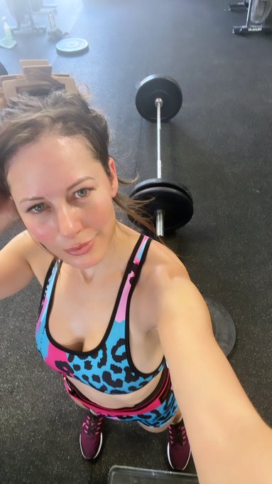 Do you mind checking my deadlift form for me 😜 https://t.co/pGnGiJxK0n<a href="/tag/women"class="tags"><span>#women</span></a><a href="/tag/hotwomen"class="tags"><span>#hotwomen</span></a><a href="/tag/southerngirls"class="tags"><span>#southerngirls</span></a><a href="/tag/girlwalking%20"class="tags"><span>#girlwalking </span></a>