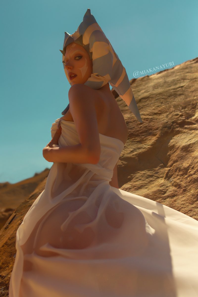 miakanayuri_'s tweet photo. You know, Ahsoka also hates sand, it gets everywhere... Literally 𝕖𝕧𝕖𝕣𝕪𝕨𝕙𝕖𝕣𝕖...😏 https://t.co/umQ8Ax9GpH