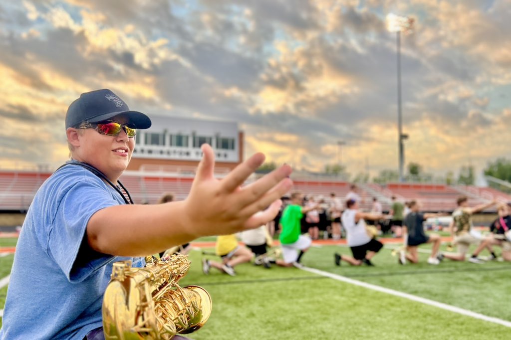 We thought we’d get rained out tonight, but it turned out to be a GORGEOUS evening for marching band. Getting better … and having fun, too! #TheBandAlwaysWins #WeAre192 . @tigerfarmington @district192 @FTMBdrumline @erincgholmes @Bradley_Mariska