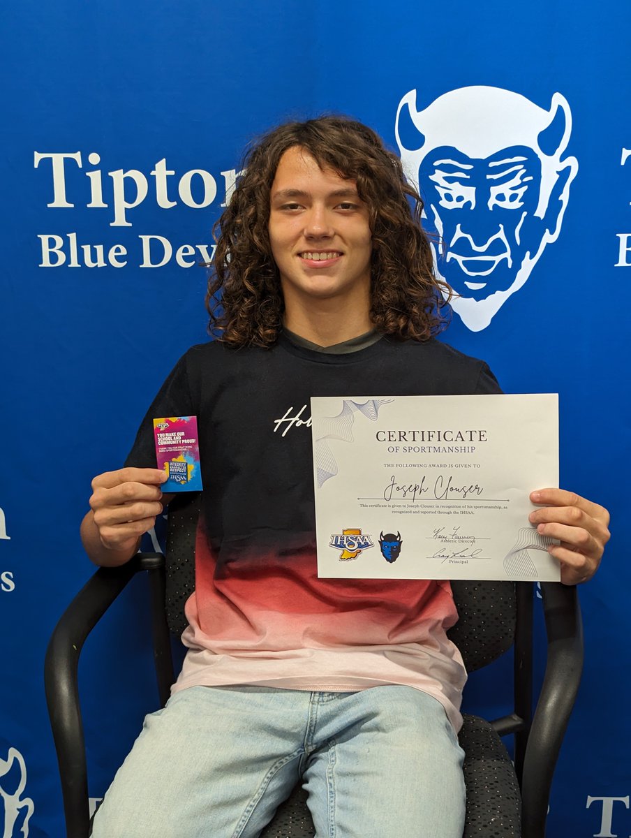 TiptonHS's tweet image. Joseph Clouser received an 'exemplary sportsmanship' report from the IHSAA. He received a pin and certificate for representing THS so well. Keep up the great work!

Sportsmanship matters! #BlueFuture