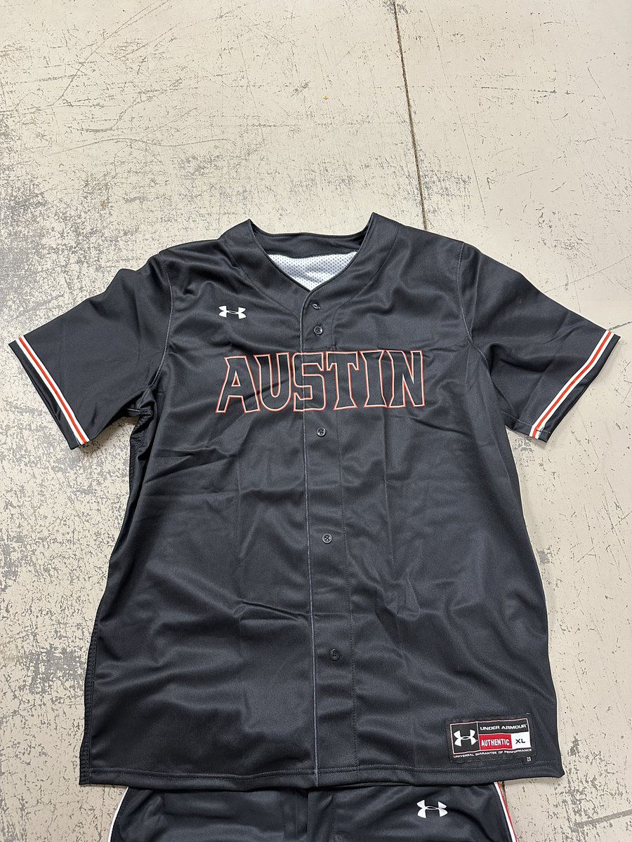 AHS_BSBL's tweet photo. 𝐃𝐚𝐫𝐤 𝐌𝐨𝐝𝐞 𝐃𝐫𝐢𝐩💧
#GoBears🐾 #AustinMade🏴 https://t.co/hR89BVTbCi