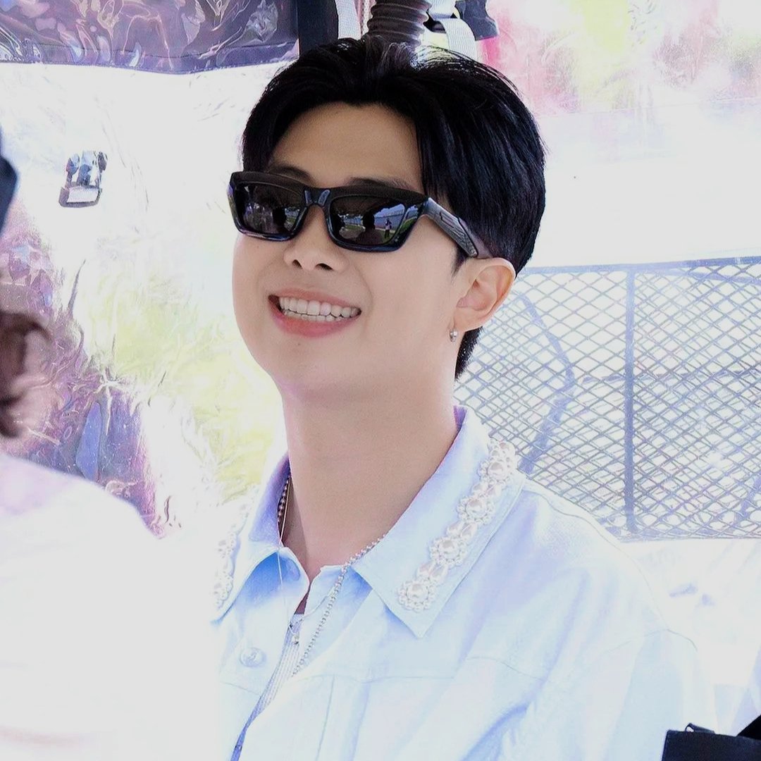 SHA0293's tweet image. NAMJOON WE LOVE YOU
NAMJOON THE BEST BOY
NAMJOON THE PRETTIEST FLOWER
NAMJOON OUR FOREVER ARTIST
NAMJOON THE MOST BEAUTIFUL PERSON