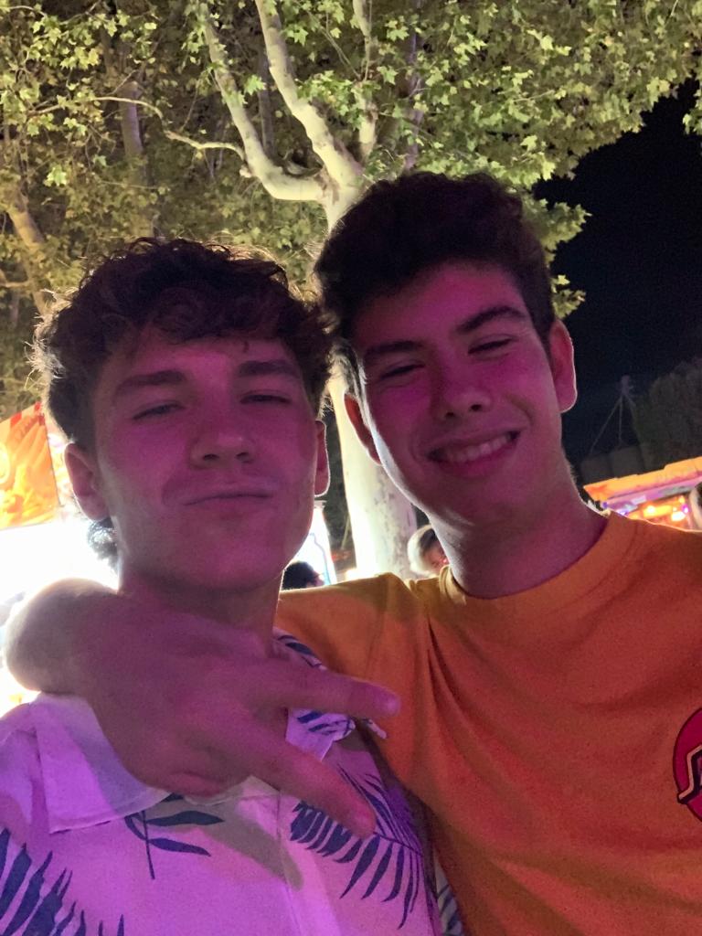 SE QUEDA