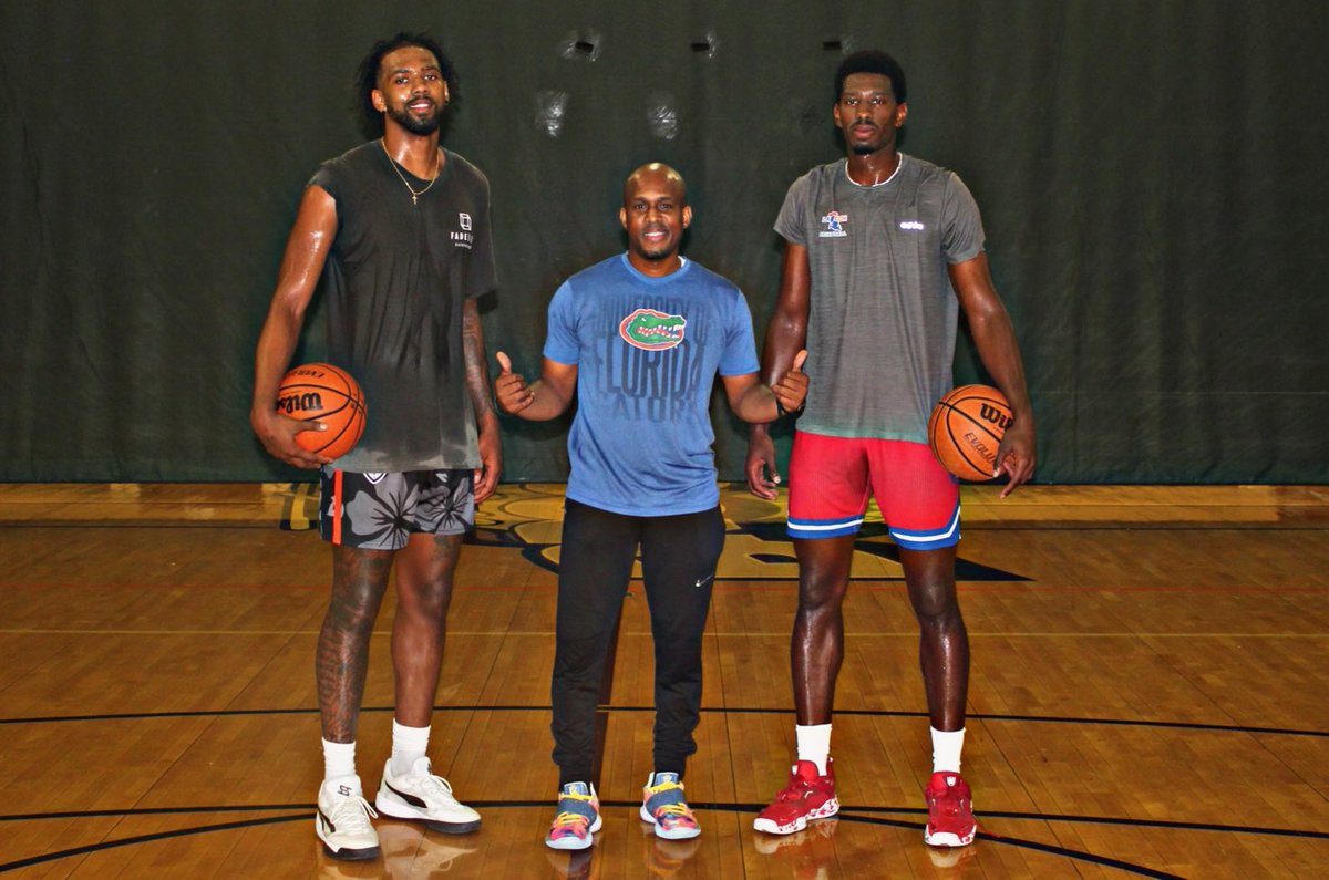 Coach_Peterson's tweet photo. DAILY DEPOSITS🔒
#NothingPersonal #AllBusiness #EliteSkillsTraining #ProWorkouts #Family
•Royce Hamm (Astana Basketball Club)
•Stacey Thomas (Stariy Lutsk) https://t.co/0duNlmQ2G5