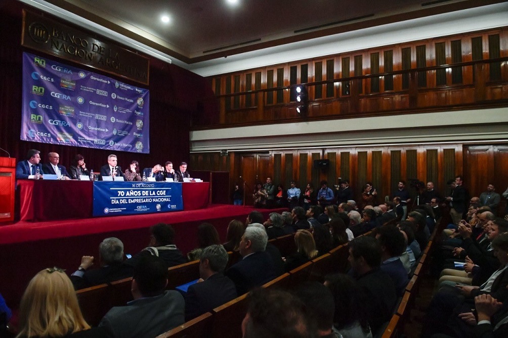 periodismobsas's tweet photo. Entidades pymes celebraron el Día del Empresario Nacional y el 70° aniversario de la creación la CGE https://t.co/x6uMs9j6lQ a través de @OpinaBa #Economia #Pymes #CGE #Apyme #Cgera #empresarios #BancoNacion #industria #pyme #ConfederacionGeneralEconomica https://t.co/GEczLui8ct