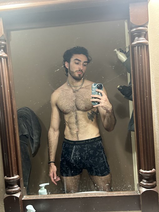 Don't you just love 𝓂𝑒𝓃 https://t.co/s9GNBnZfqK