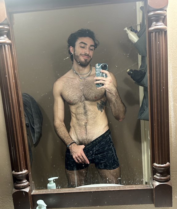 Don't you just love 𝓂𝑒𝓃 https://t.co/s9GNBnZfqK