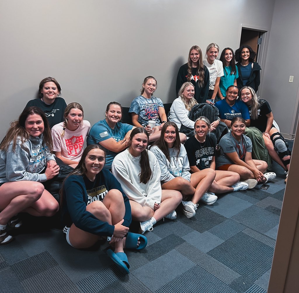 First day of orientation is in the books for most of our newcomers!! 🤩 We are so excited to have you all FINALLY on campus, and can’t wait to see the rest of you when you get here! #NewReivers #SailsUp