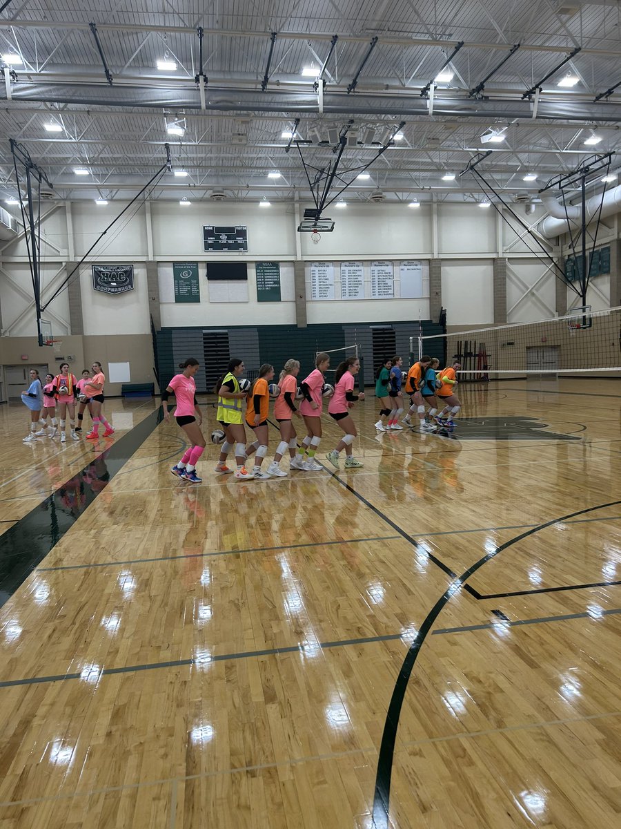 LSWVB's tweet photo. #WEwednesday 
#GoHawks https://t.co/lbAhnD5MxL