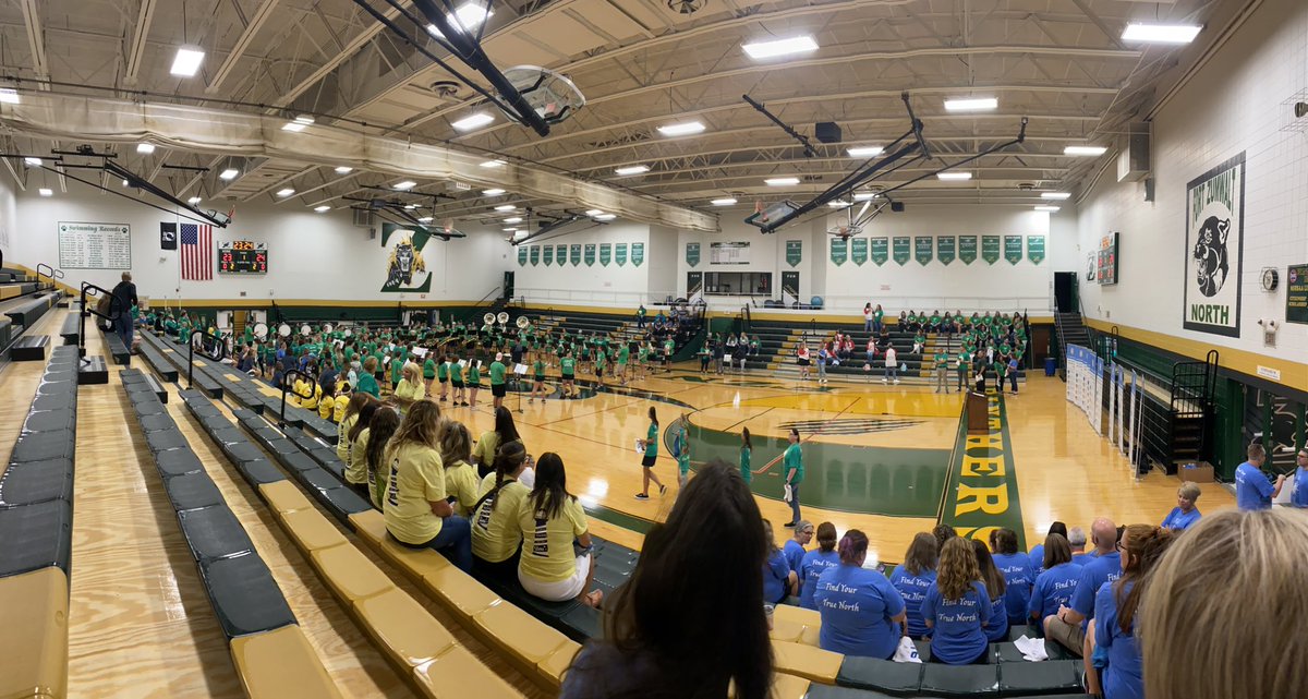fznbandmom's tweet image. #FZSD #FZEquipToExcel #BestTeacherSupply 
New School Year Pep Rallly @fznmscougars!