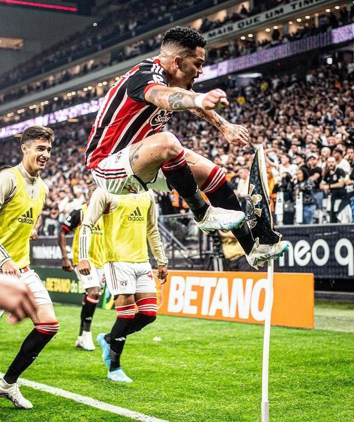 callwrii's tweet photo. CHUPA CORINTHIANS
CHUPA WILTON PEREIRA
O SÃO PAULO TA NA FINAL QUER VOCÊS QUEIRAM QUER NÃO PORRAAAAAAAAAA https://t.co/enS8IKq1Fg