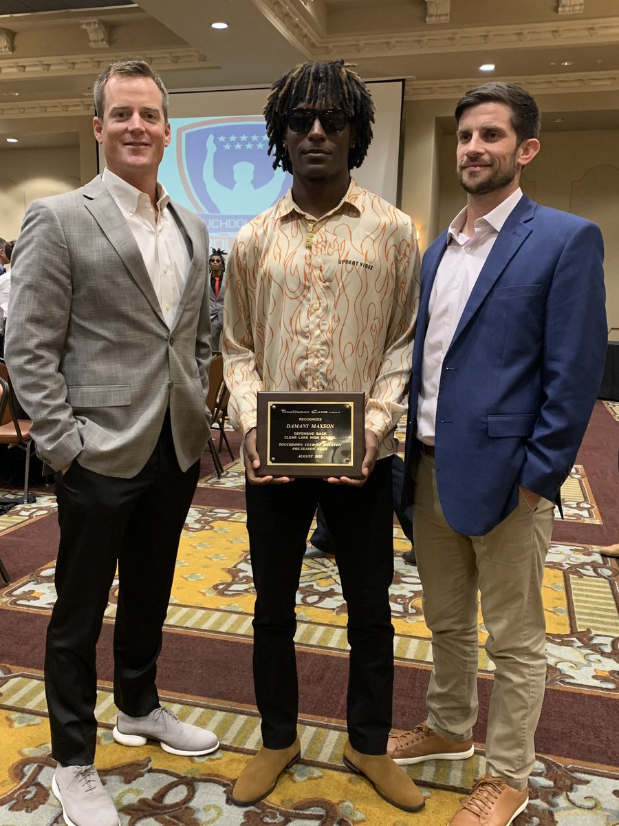 CLHSFalcons's tweet image. Congratulations @DamaniMaxson on being named to the Houston Touchdown Club preseason team. Damani is a well rounded student, a great leader and a tremendous player.  A great representative of @CLHSFalcons and @Clear_LakeHS. @CCISDAthletics @KU_Football