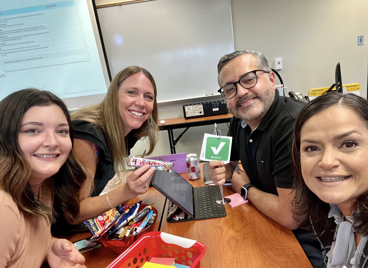 Los Súper Serios (4 Musketeers) @icantu77, @TalleGomez & @AlejandraV87627 had fun today. Thank you for guiding us throughout the process @mrsjmuse! #engage_learning #LevelUpPlanoISD