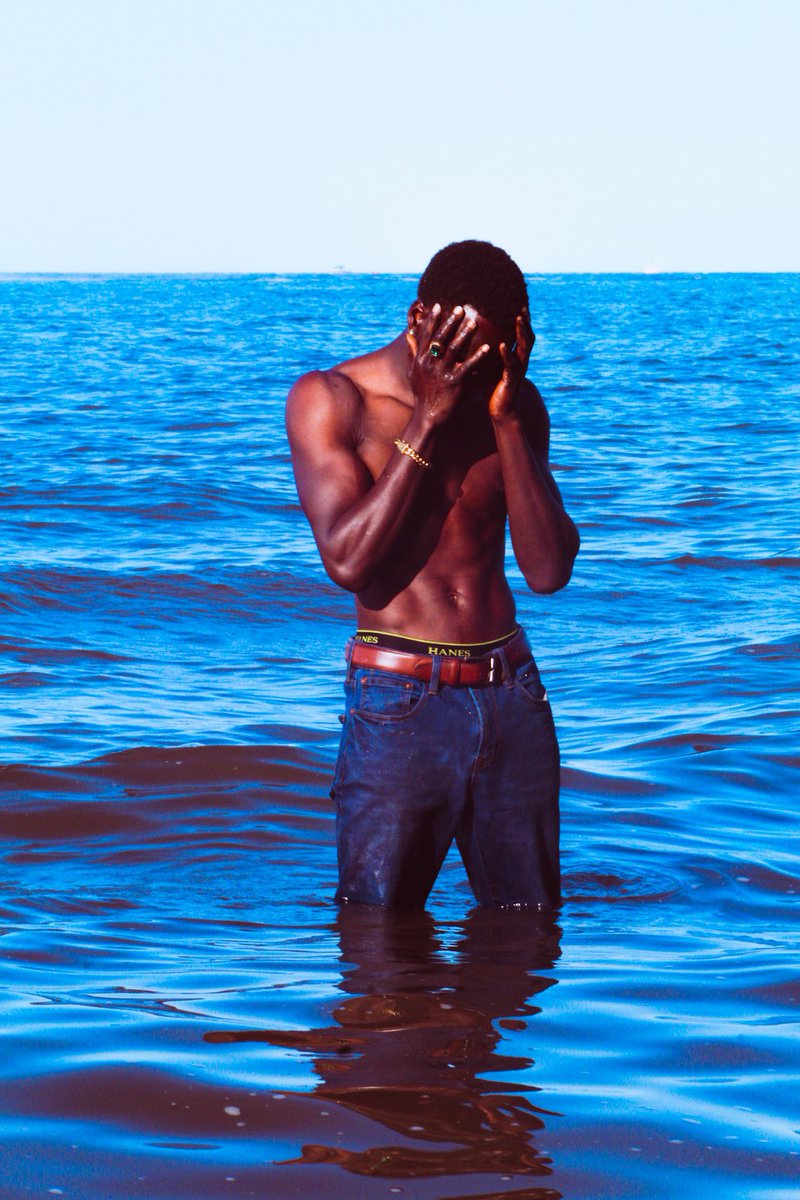 ___digitaldash's tweet image. Peace of mind💙 

Muse: @2daysalpha 
Creative director | phographed | edited : @__digitaldash 
BTS| Model Coach| @zharriay_2 

Heat week day 4 🥂
Catch y’all tomorrow, enjoy the art💙