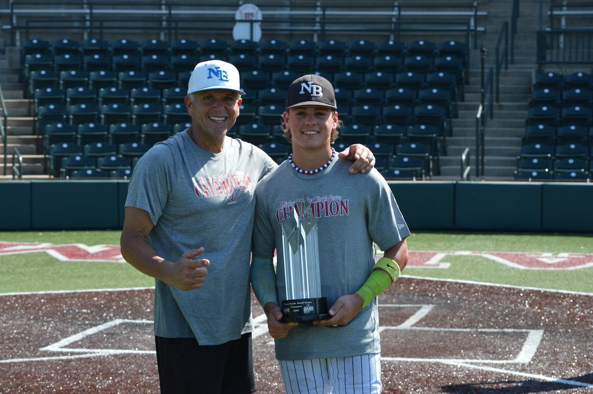 budluv26's tweet photo. This is what it’s all about the smile on these boys face and to watch some of the best gamers in the state. #NOLAScout #BeenSeen #Championseveryday https://t.co/wINEajQdCm
